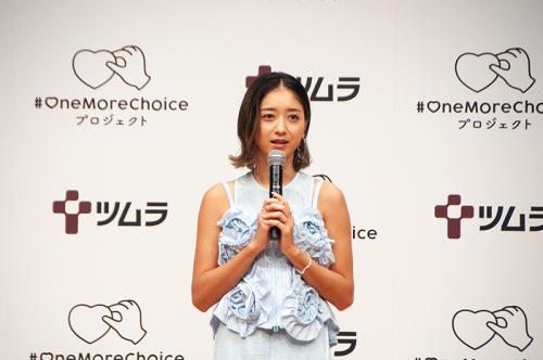 「隠れ我慢」にまつわる体験や考えを語るみちょぱさん