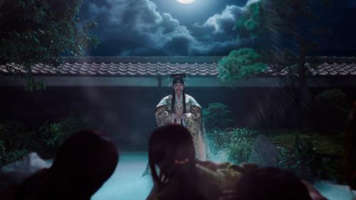 現れたのは金色の装束に身を包んだ“天帝”