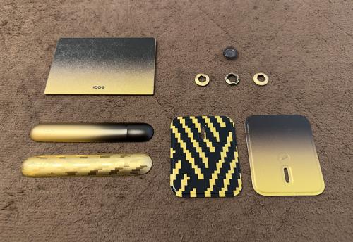 上段左から　「IQOS ILUMA i PRIME セレッティ ラップカバー」「IQOS ILUMA i PRIME / ILUMA i セレッティ リングセット」、下段左から「IQOS ILUMA i セレッティ ドアカバー」、「IQOS ILUMA i ONE セレッティ グリップバッチ」