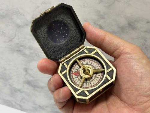 サイズは縦横約5cm