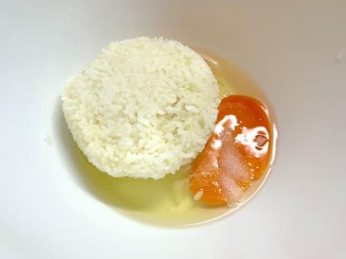 卵を溶かずにご飯をいれる