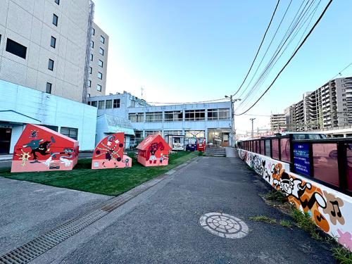 自動車学校「KANTOモータースクール川崎校」の跡地に期間限定で開設されている「Kawasaki Spark」