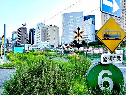 川崎に現れた“小さなアポカリプス”　元自動車学校の期間限定公園を歩いてきた