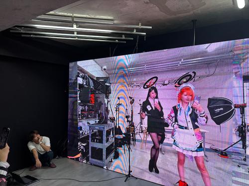 カメラに映った人間の姿勢を検出するAIと、人物がどのキャラクターであるかを判定するAIの2つで構成