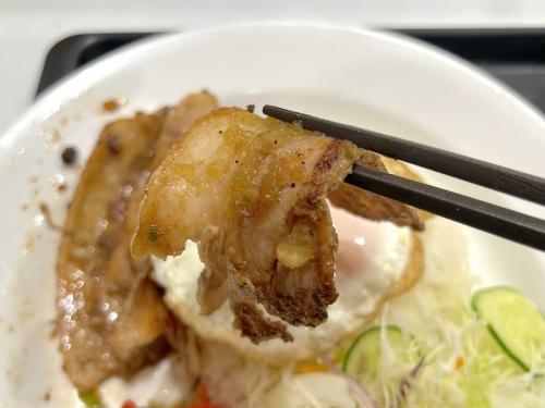 豚肉は香ばしくジューシー