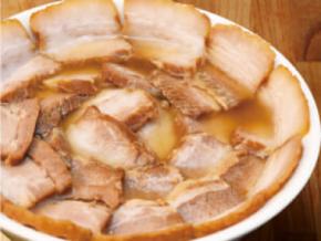 喜多方ラーメン坂内、“肉の壁”に挑む期間限定「メガ焼豚ラーメン」販売
