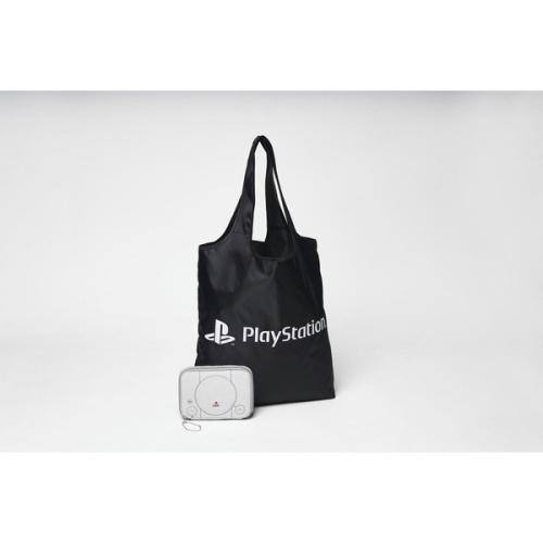 通常号の付録は、初代PlayStationをモチーフにした収納ケースとロゴバッグのセット