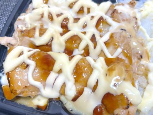 テリヤキチキンにもたっぷりマヨ
