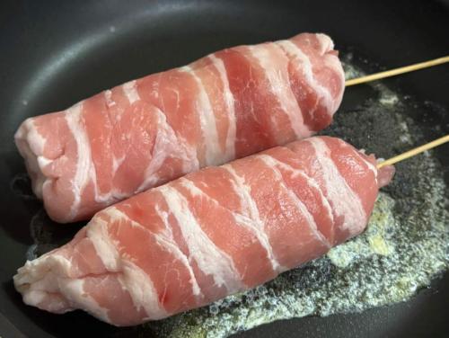 転がしながら3〜4分焼きます