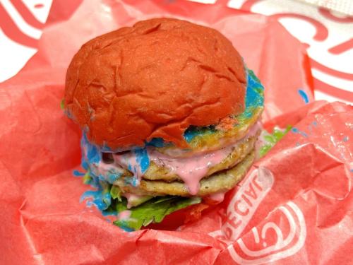 5具材揃ってゴレンジャー!ドムドム新作「スーパー戦隊バーガー」が強敵すぎた