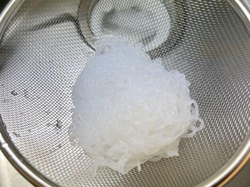 しらたきの水を切る