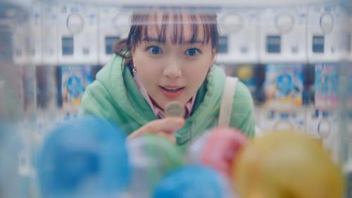 マクドナルド「セット500」新CM「カプセルトイ」篇