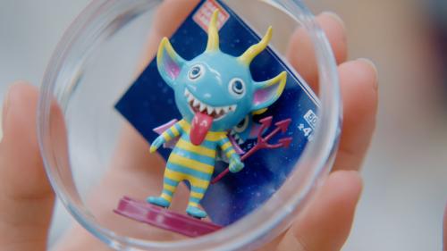 マクドナルド「セット500」新CM「カプセルトイ」篇