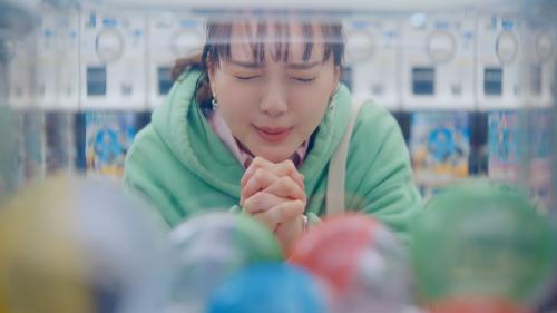 マクドナルド「セット500」新CM「カプセルトイ」篇