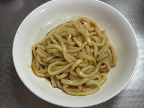 麺を器に投入