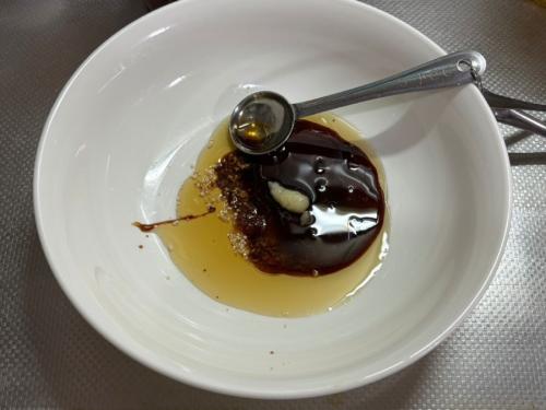 調味料類を混ぜ合わせる