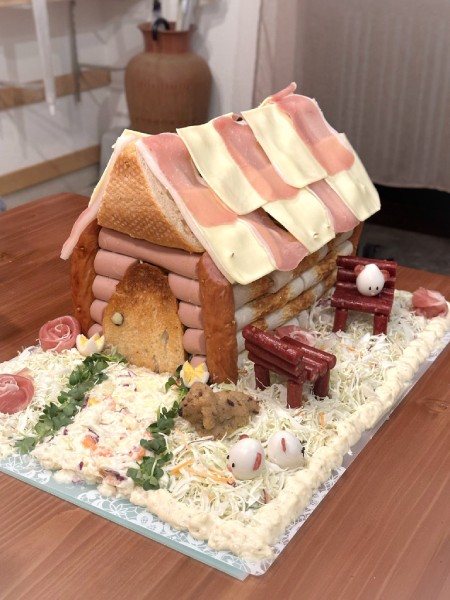 お菓子の家……ならぬ「つまみの家」誕生 お酒が進むオトナの創作料理