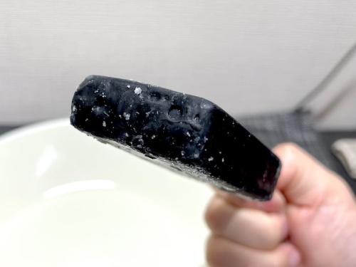 どこを見ても黒