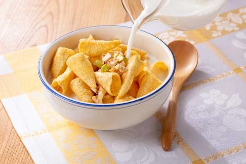 「スナックなのに優雅」という、ちょっと不思議な体験が味わえる