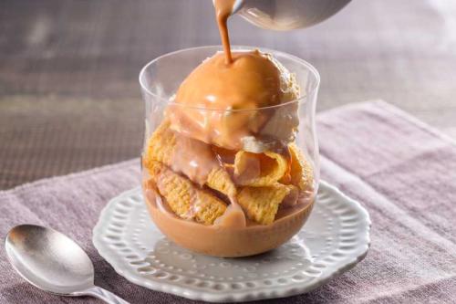 「とんがりコーンフレーク~ティーアフォガード仕立て~」