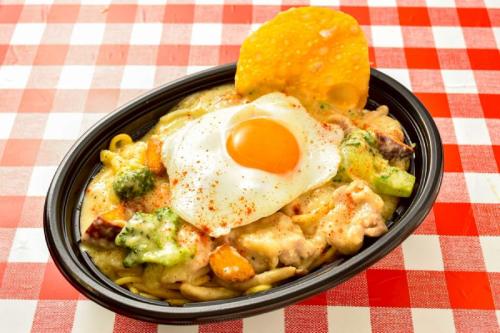 容器代プラス100円でテイクアウトも可能