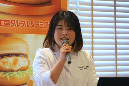 吉田真子氏