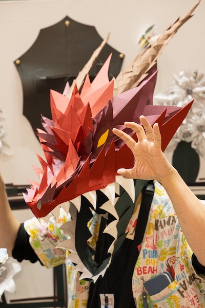 頭にかぶるタイプのドラゴン