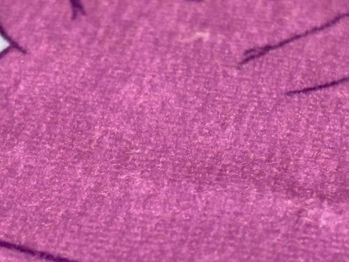 直径26cmほどで、素材はポリエステル100%