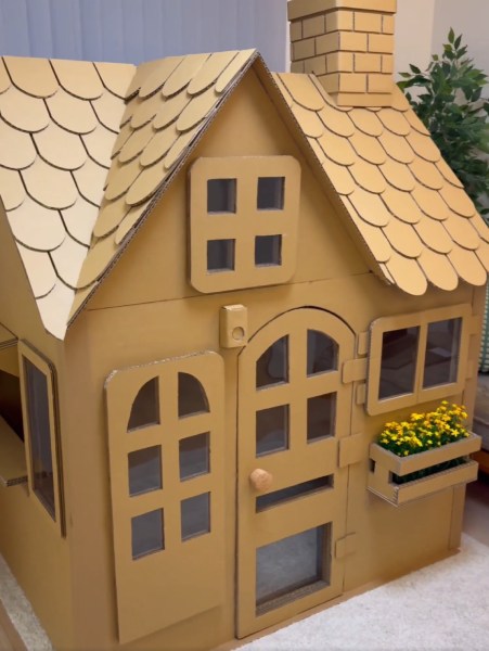 完成したダンボールハウスは圧巻の完成度