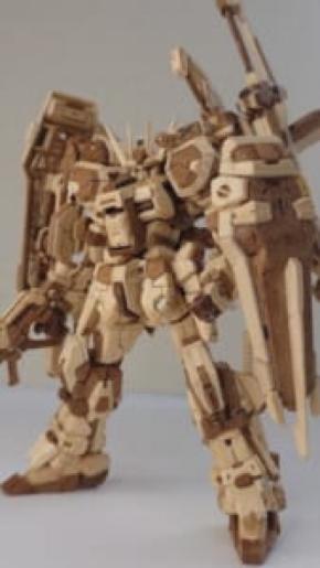 廃材で「ストライクガンダム」を完全再現!換装も可能なハイクオリティすぎる木工作品