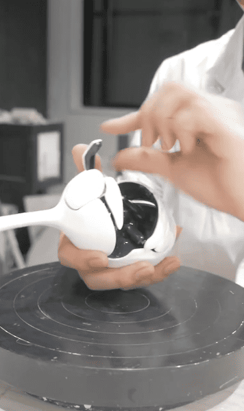 足を折りたたんでいく