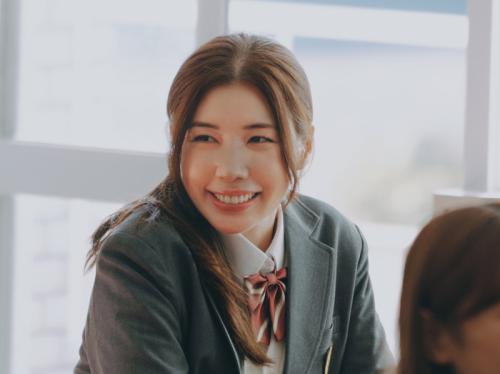 仲⾥依紗／家⾕静⾹（いえたにしずか）役