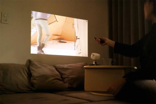 超小型モバイルプロジェクター「CINEMAGE nano(シネマージュ ナノ)」