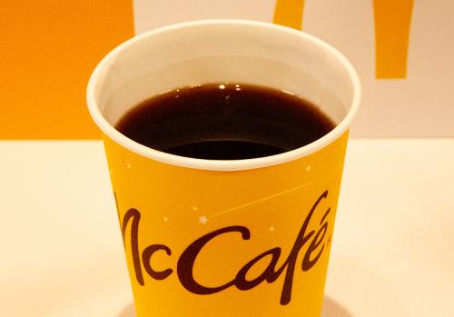 約3年ぶりにリニューアルした「プレミアムローストコーヒー」（ホット）