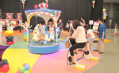電気がなければ作ればいいじゃない！？神戸市で1日限定の“人力遊園地”が開園