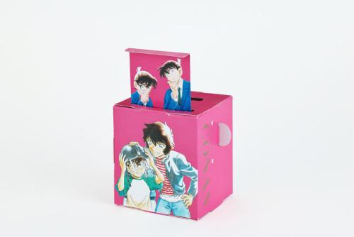 裏面には工藤新一や世良真純なども