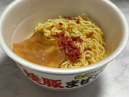 最後に紅しょうがをトッピングすれば完成