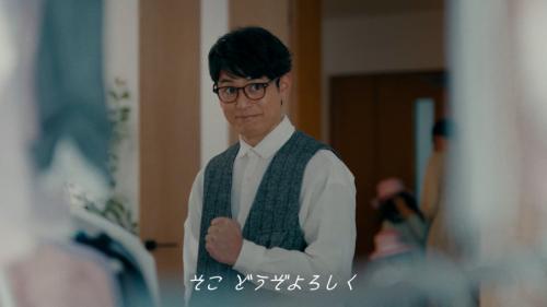 不安そうな表情を浮かべる妻夫木さんパパ