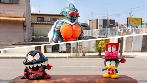 「チックンタックン＆Dr.ベル」と「仮面ライダーアマゾン」
