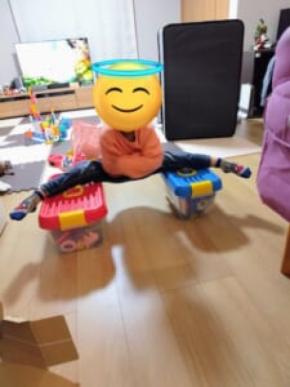 5歳児が範馬勇次郎を完全再現 180度開脚に「背中に鬼いませんか?」