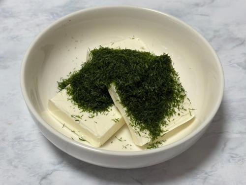 クリームチーズに青のりを投入