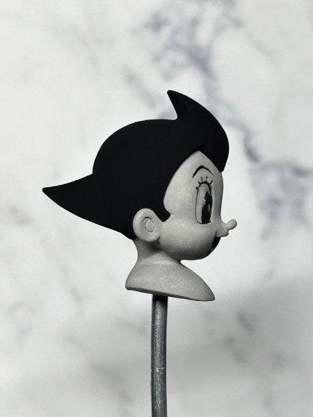 二次元のイラストがそのまま現実世界に飛び出してきたかのよう