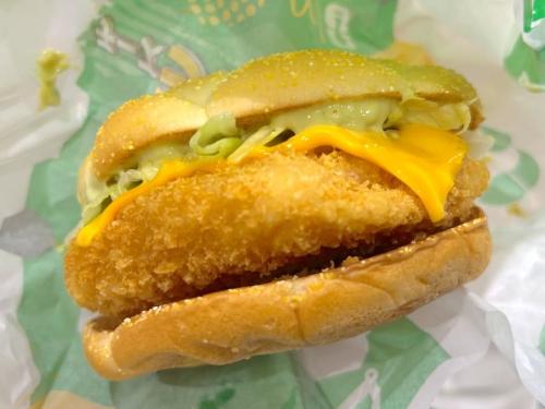さまざまな食感で楽しませてくれるバーガー