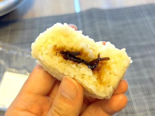 バターのコクと塩昆布の塩気が美味しい