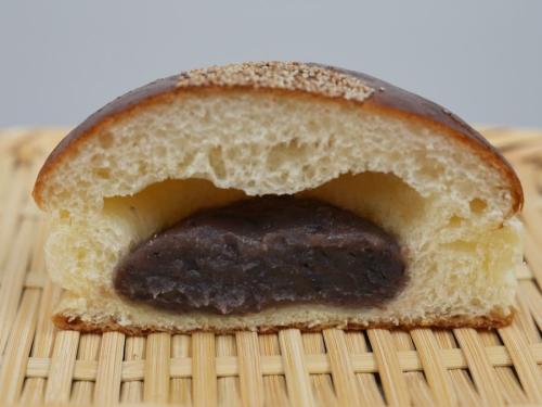 中には空洞