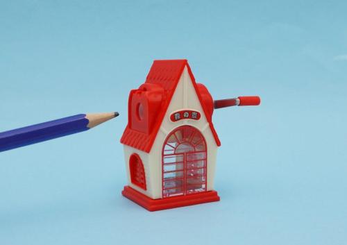 実際に手動で鉛筆を削ることができる本格的な仕様
