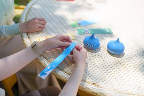 スライム風鈴作りを体験