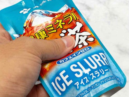カチカチの状態から手でじっくりと揉み込む