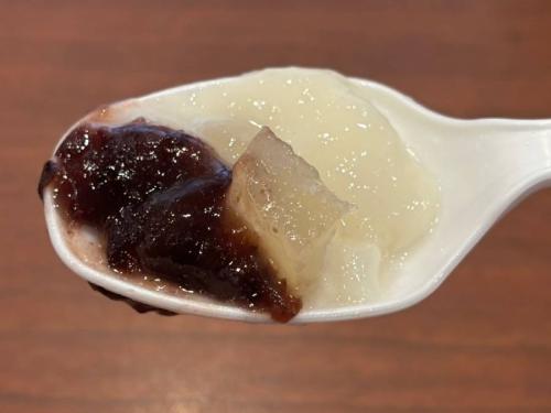 「丸亀うどんプリン あんみつ風」