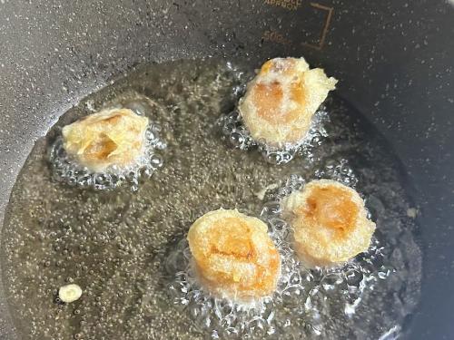 油で揚げる